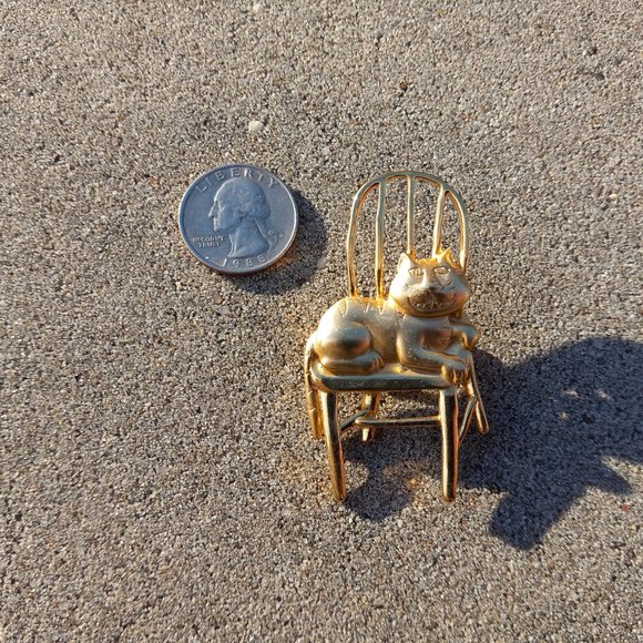 Jonette Jewelry "JJ" BROOCH Gold Cheshire Cat in Chair - Picture 7 of 14